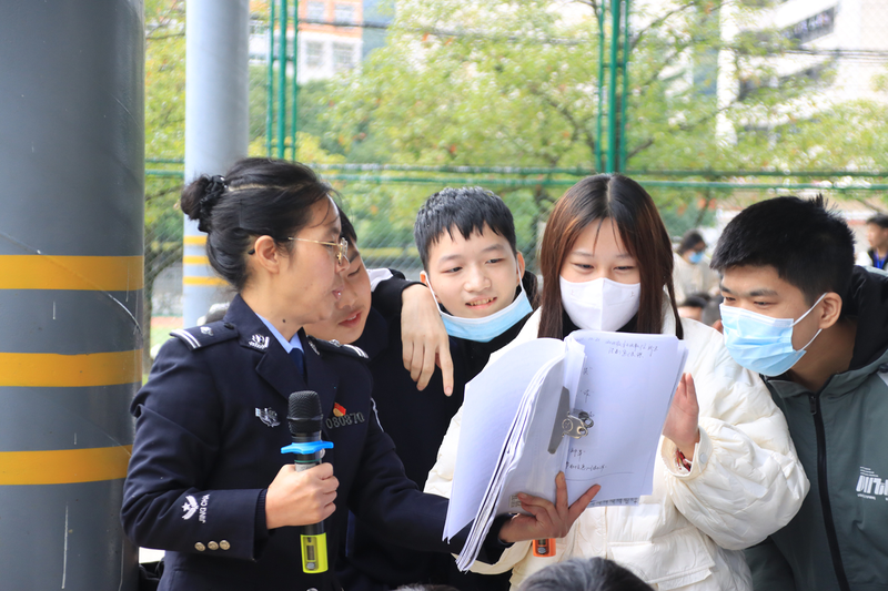 1635123960155025314.png 防诈骗.png