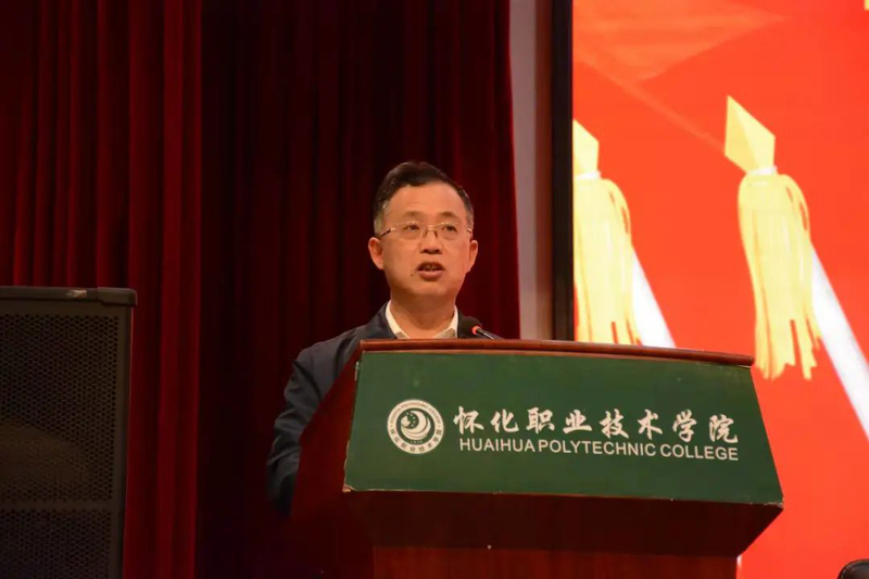 1649749100718008335.jpg 641.jpg